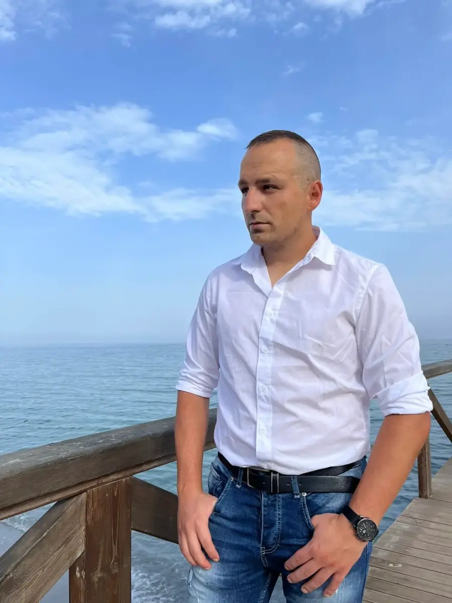 Основател на ik1design